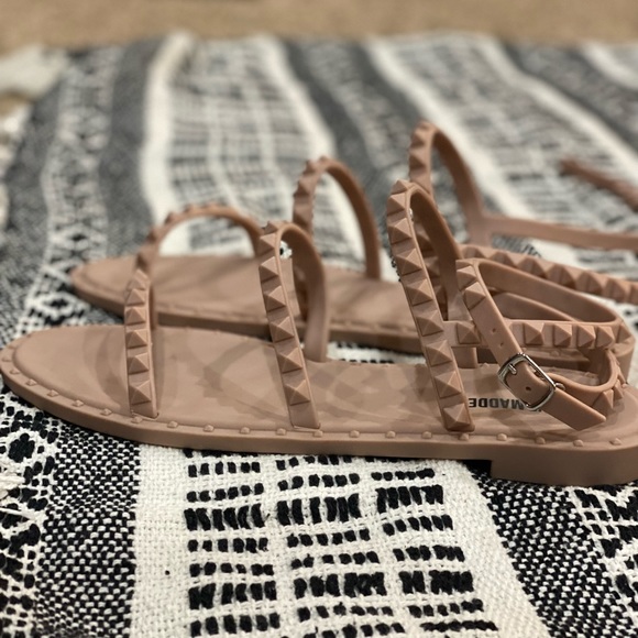 Steve Madden strappy sandals - Picture 2 of 3